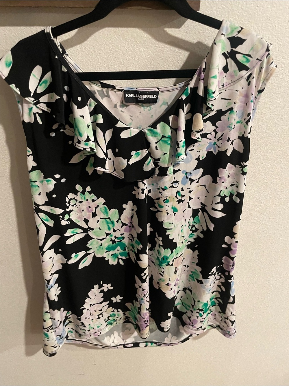 Karl Lagerfeld Black Floral Ruffle Neck Sleeveless Top Size Medium‎